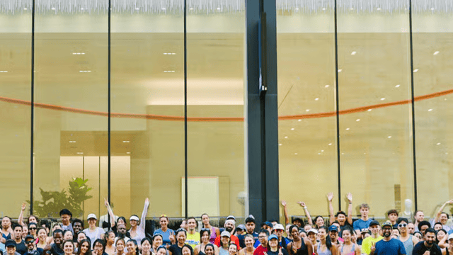 ALO BLOOR STREET: ALO RUNNERS CLUB