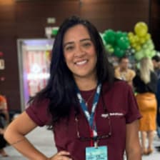 Profile picture for Luciana Queiroz