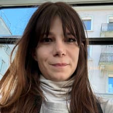 Profile picture for Isabella Douzoglou