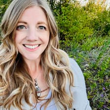 Profile picture for Rae Hamblin