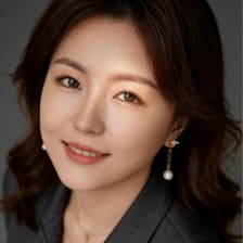 Profile picture for Elaine Yang
