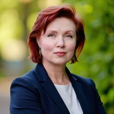 Profile picture for Elena Sinclair