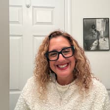 Profile picture for Emi