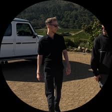 Profile picture for Elias