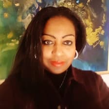 Profile picture for Lisa Lambie