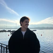 Profile picture for Yves