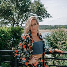 Profile picture for Julia Branham