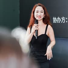 Profile picture for Sharon Niu