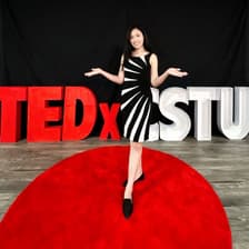 Profile picture for Leni Jin