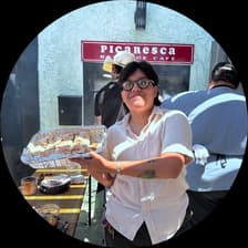 Profile picture for T