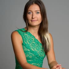 Profile picture for Larisa Luciana