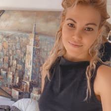 Profile picture for Beca Bee