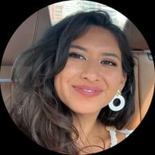 Profile picture for Jenn Moura