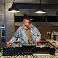 Profile picture for Oscar León