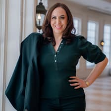 Profile picture for Suzanne Knight