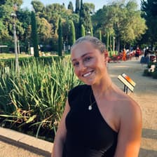 Profile picture for Claudia