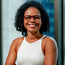 Profile picture for Aline Araujo Souza