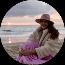 Profile picture for Nina Nassiri