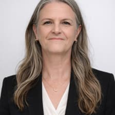 Profile picture for Bettina Lumsden