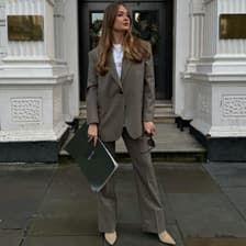 Profile picture for Dr. Anna