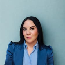 Profile picture for Valeria Brown