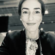 Profile picture for Juliana Pereira