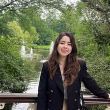 Profile picture for Aynur Süne