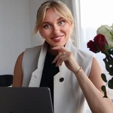 Profile picture for Yana Levkovich