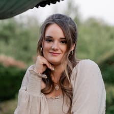 Profile picture for Leah Tarleton