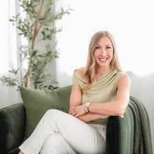 Profile picture for Martine Perron