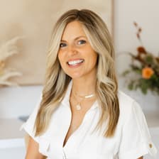 Profile picture for Dr. Lauren Poole