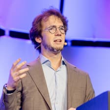 Profile picture for Yolan Romailler