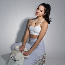 Profile picture for Mia