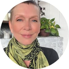 Profile picture for Paula Derring
