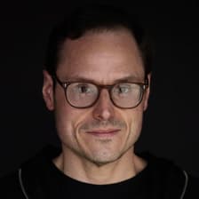 Profile picture for Daniel Kivatinos