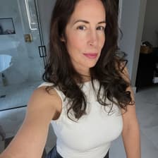 Profile picture for Holly Gillen