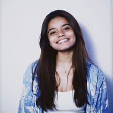 Profile picture for Julia Oliveira