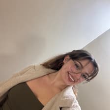 Profile picture for Isabella Dearr