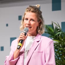 Profile picture for Julia Kahle