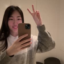 Profile picture for Caroline