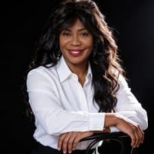 Profile picture for Yvette Schmitter