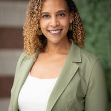 Profile picture for Arianne Graham