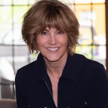 Profile picture for Lisa Bobyak