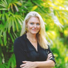 Profile picture for Lindsay Arell