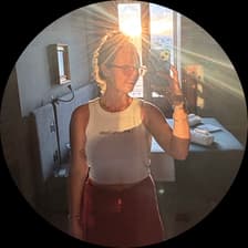Profile picture for Julia Deufel
