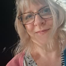 Profile picture for Lynda Thompson