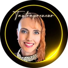 Profile picture for April Ross