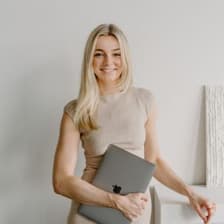 Profile picture for Naomi West