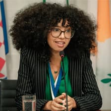 Profile picture for Danielle Amaral
