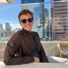 Profile picture for Teddy Hennes